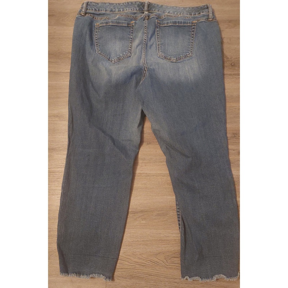 Torrid Raw Hem Distress Boyfriend Blue Jean SZ 18 - Picture 2 of 5